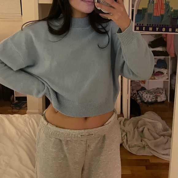 Baby blue H&M cropped sweater - Picture 1 of 2